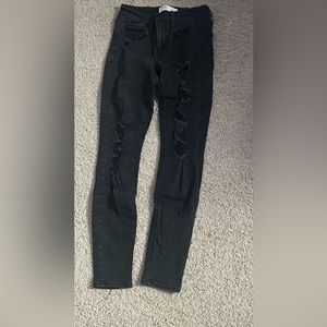 Mudd ripped jeans size 3 (juniors)